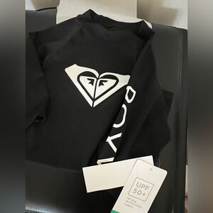Roxy Long sleeve Kids Rashgaurd NWT. Black size 8 / small